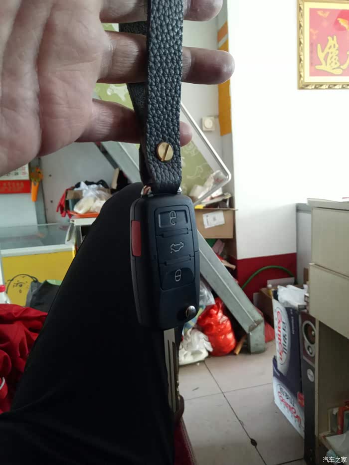 这钥匙太掉价了跟电动三轮车的差不多
