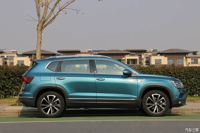 告别2021试乘试驾湖光蓝途岳