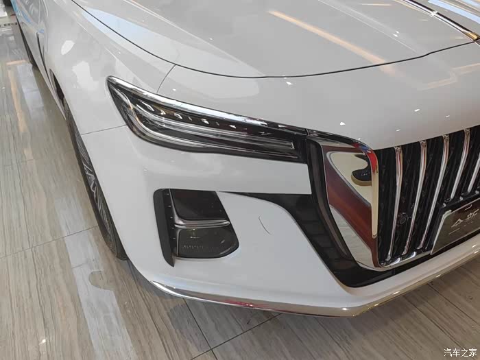 全新红旗h5蓝白渐变色搭配