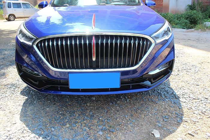 新生代豪华轿跑红旗h5引领时尚潮流