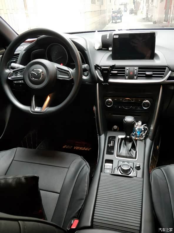 cx4中控我喜欢,比较简单易懂,看去简洁舒服,方向盘是功能方向盘,面有