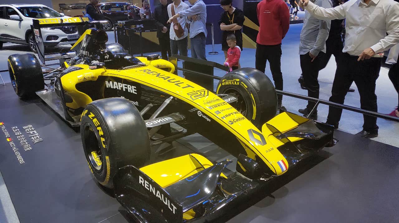 雷诺f1战车,涂装不错