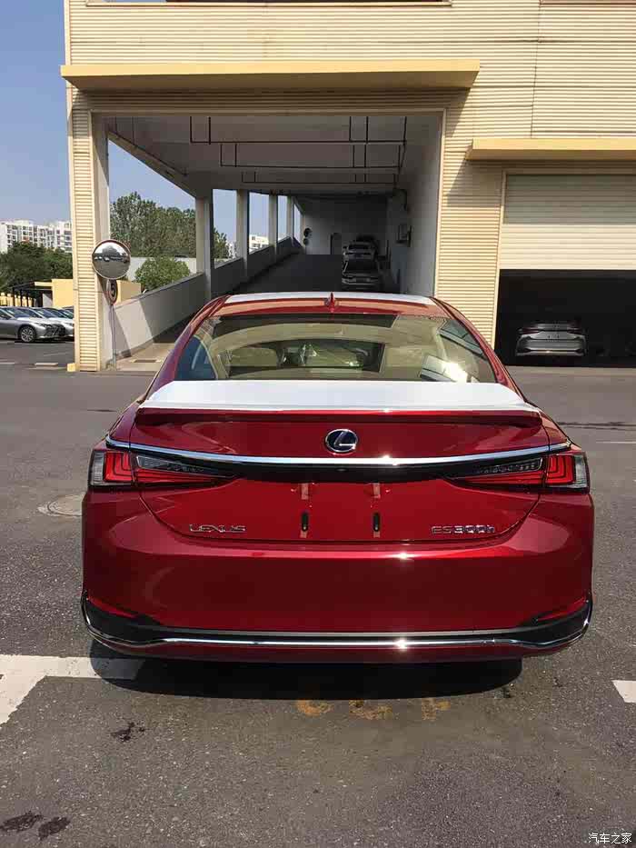 【图】陪老婆买车 喜提es300h红色行政版_雷克萨斯es论坛_汽车之家