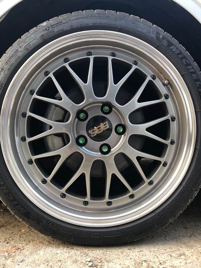 版主留情,出一套a3两厢18寸战斧轮毂