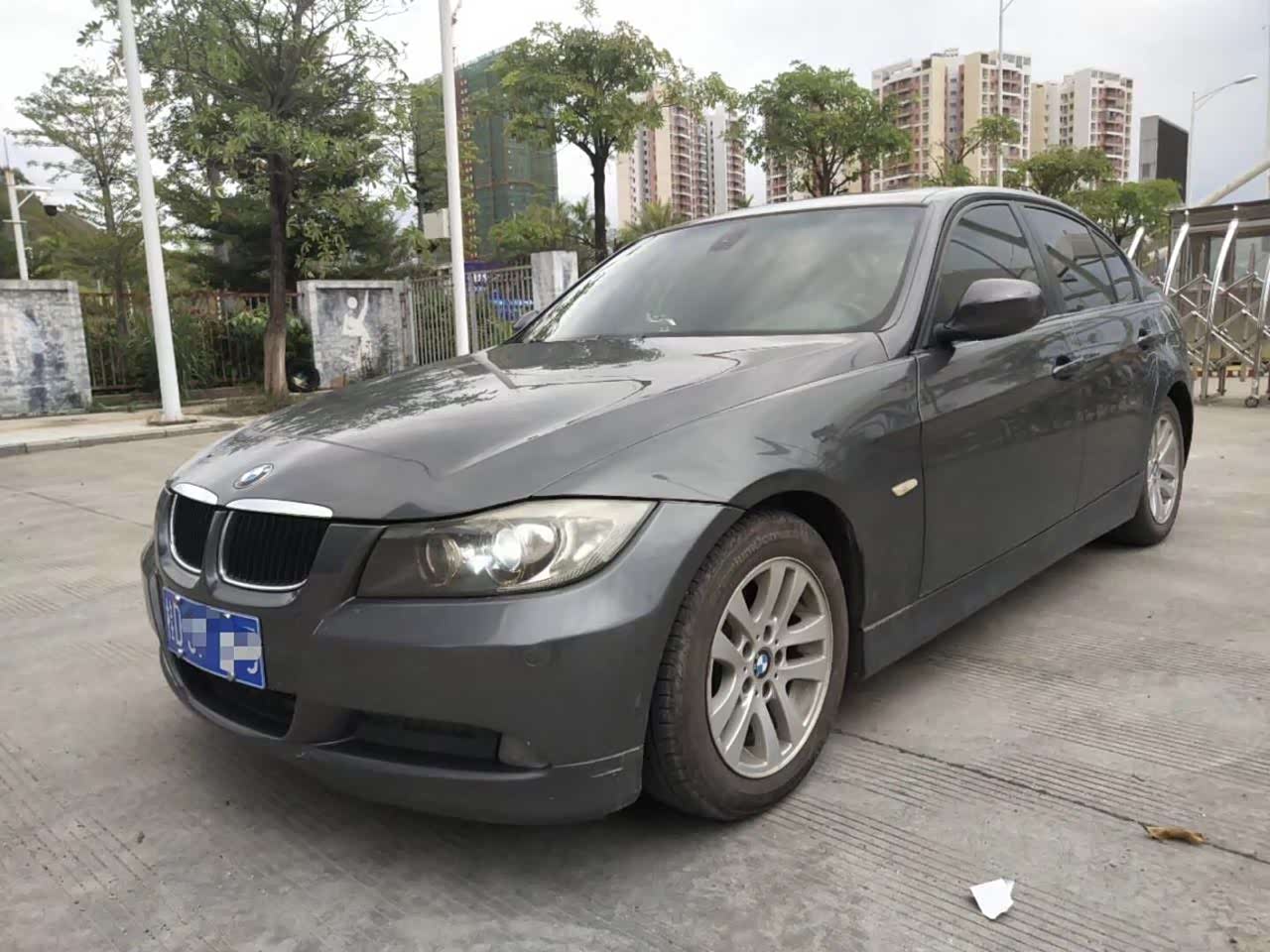 宝马的设计就是超前,老款的5系放在现在依旧那么时尚.