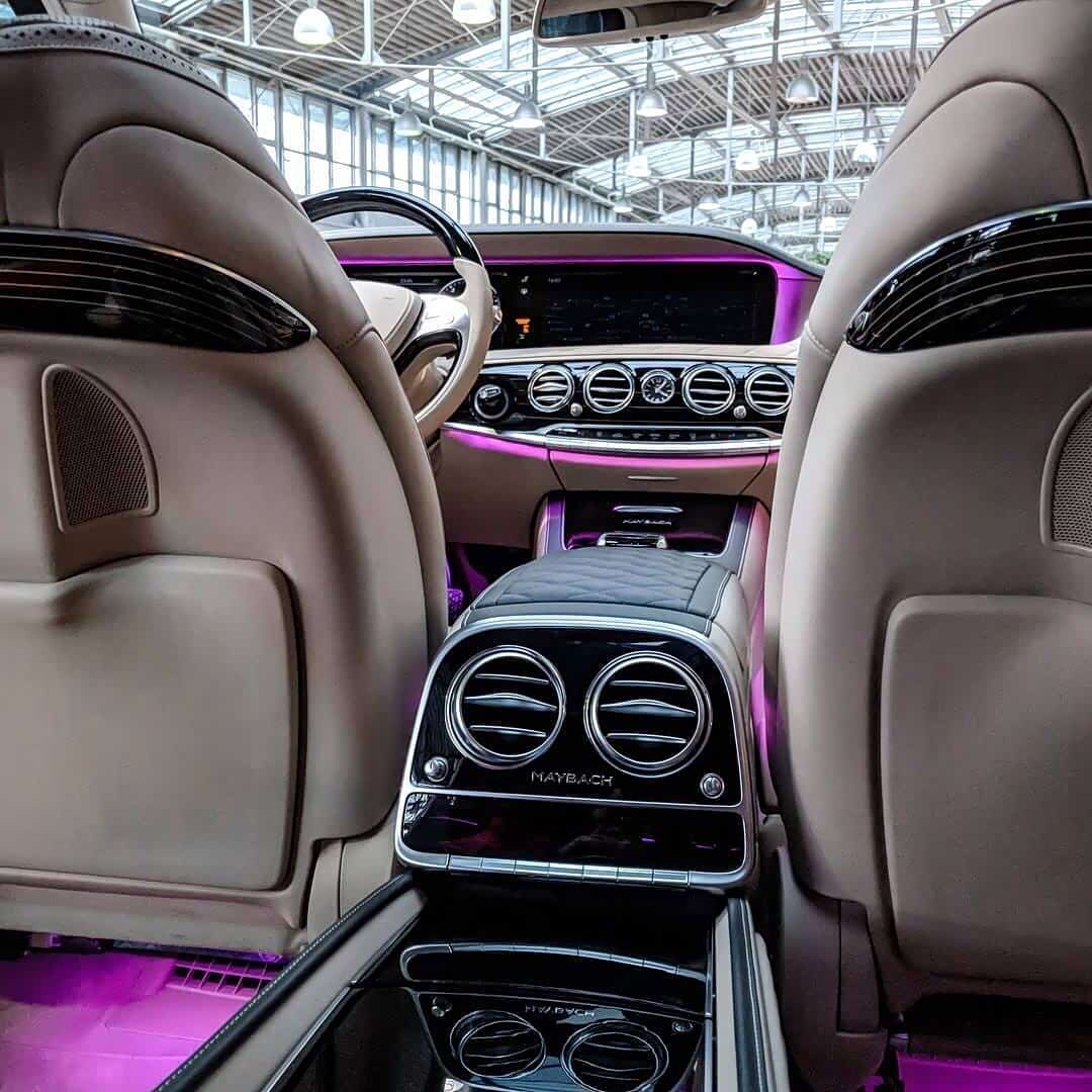 451 | 回复: 0 迈巴赫s级论坛 内饰无敌,大饼轮圈有点豪气逼人了!