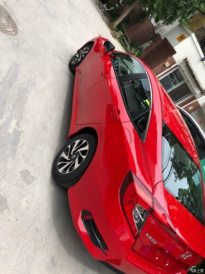 来点红色十代思域实车照 尽量无色差