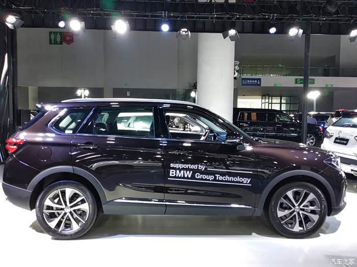 成都车展〕中华v7