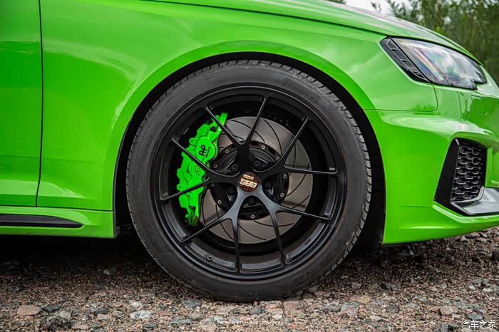 网红绿色奥迪rs4 avant——最速买菜车能不能买到最新鲜的菜!