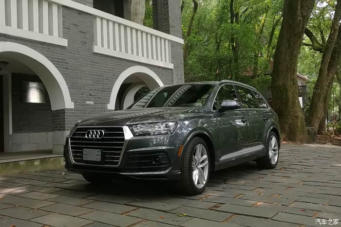 独自偷欢加版q7天云灰提车记