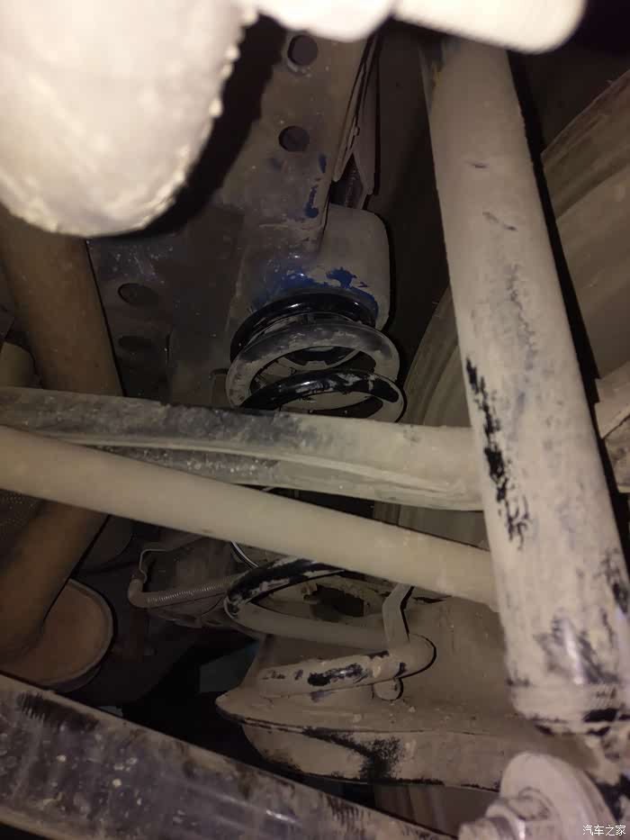 18款翼博20二保之后发现后悬挂弹簧橡胶垫龟裂破损情况报告