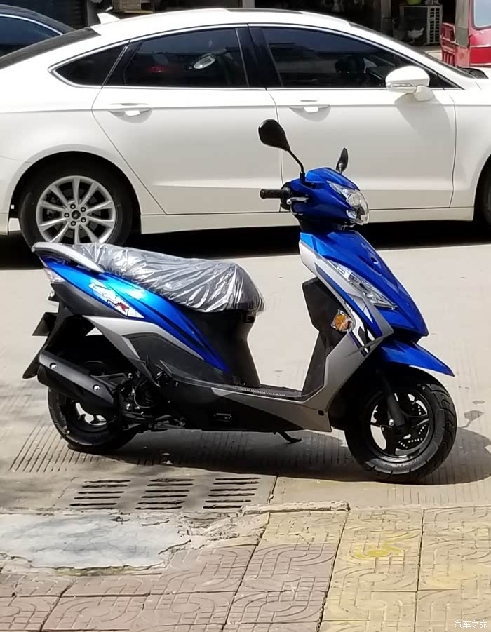 山东首台轻骑铃木丽至110电喷