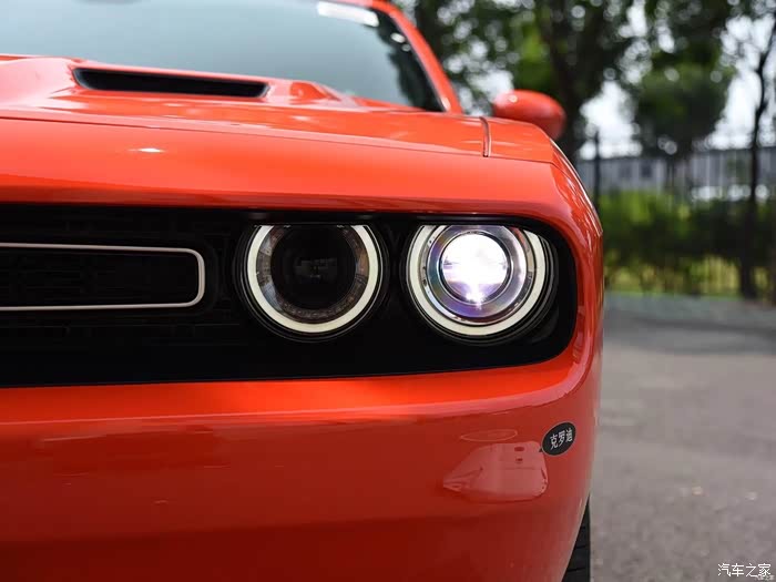 03升级地狱猫大灯