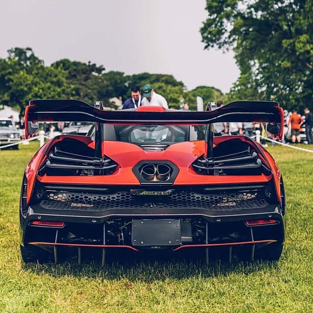 黑红配的迈凯伦塞纳,时尚动感.