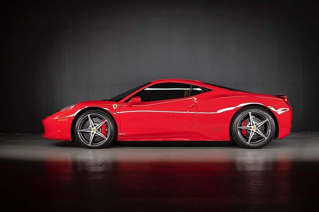 红色激情版ferrari 458 italia