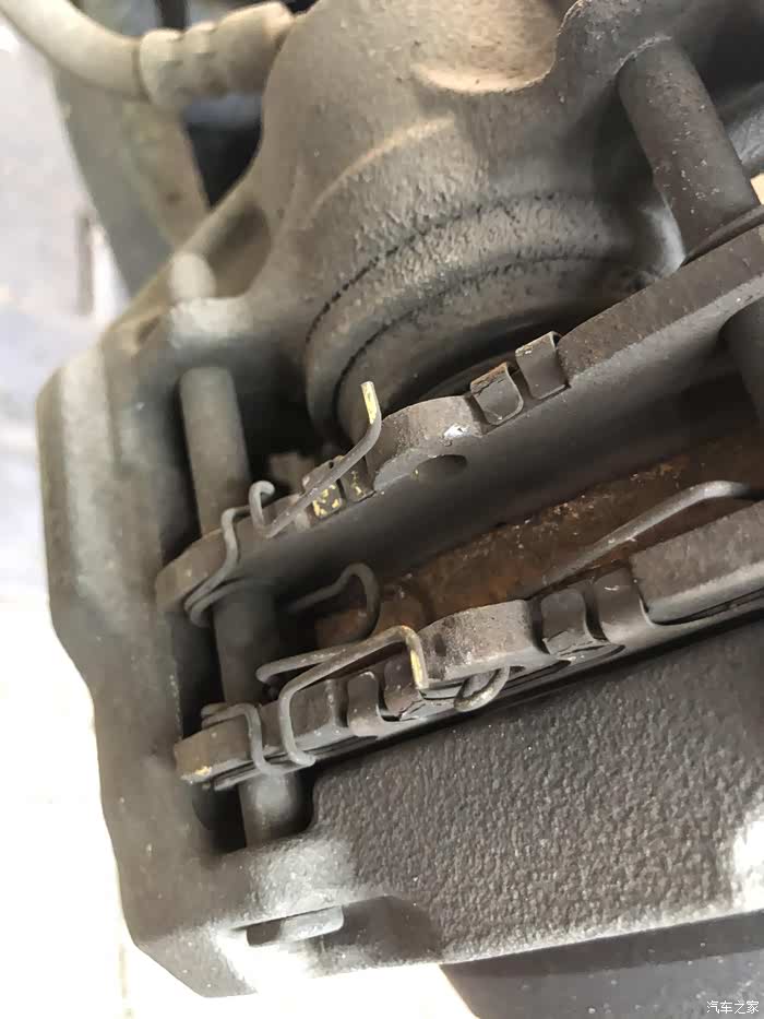 刹车片,弹簧原始状态.