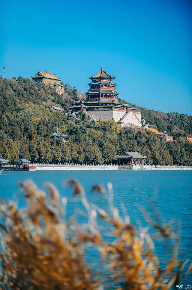 秋日的颐和园,有着丰富和斑斓的色彩