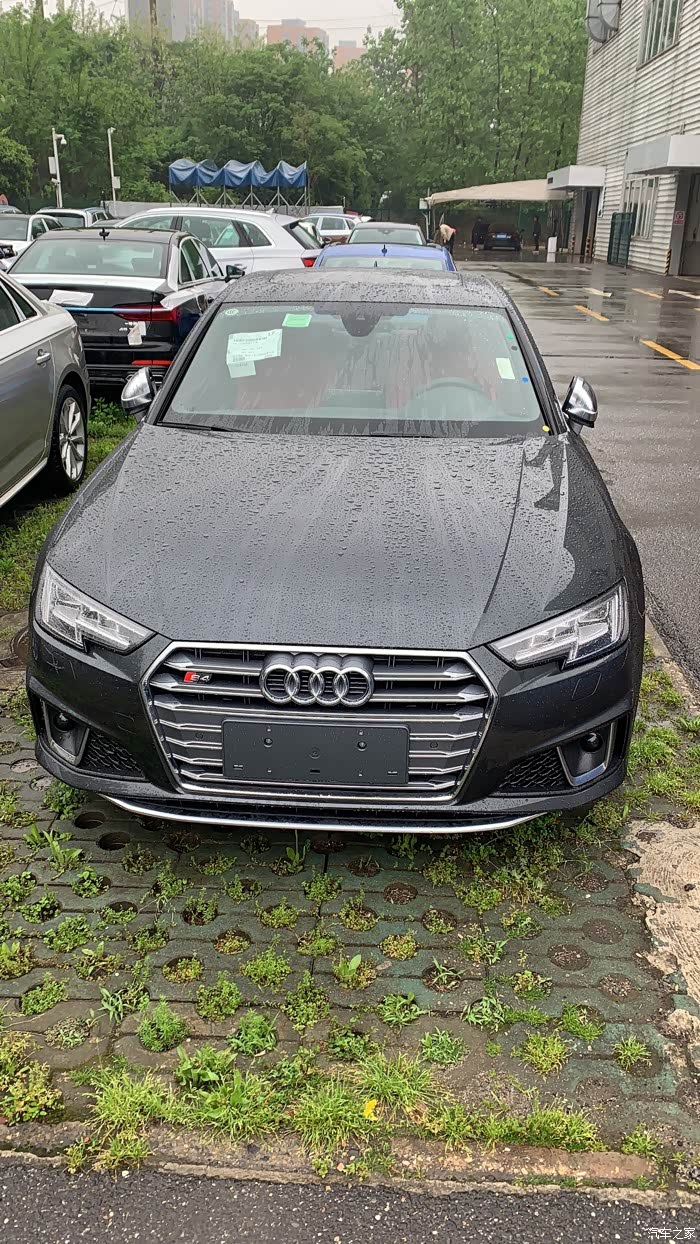 各位大佬,谁有s4天云灰和曼哈顿灰的实车图片