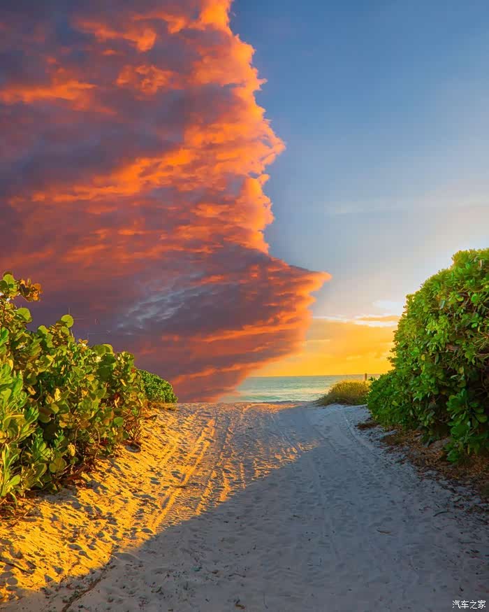 好运七彩霞光能见到这样的景色也不错啊