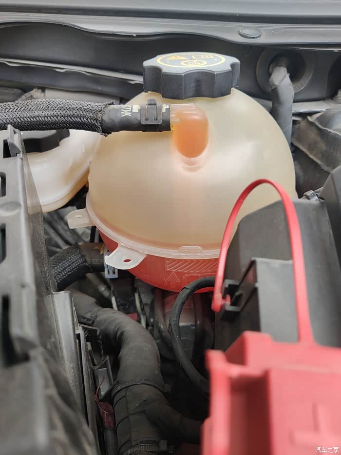 【图】兄弟们 你们的防冻液也是到这个位置吗_君威论坛_汽车之家论坛