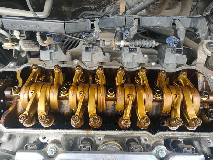 XKTY.COM星空体育-汽车气门油封怎么拆？