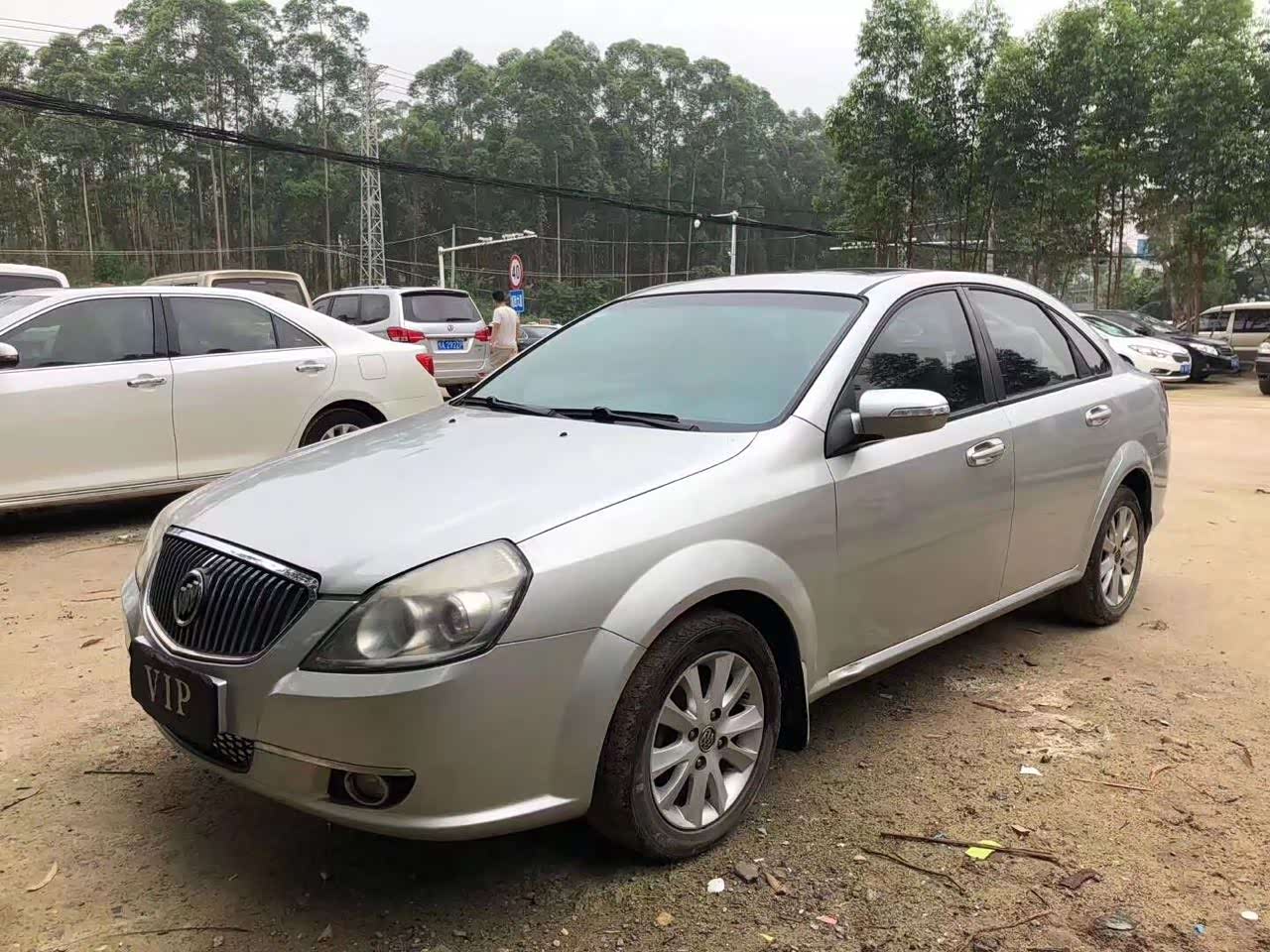 老款的别克凯越是一款性价比超高的紧凑车型!