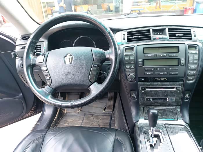 没有中间商赚差价出售心爱的12代经典皇冠稀有的黑内饰