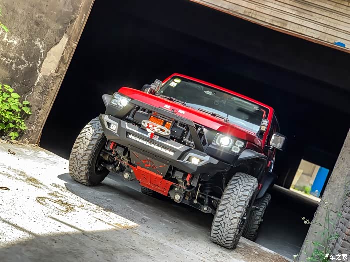 【强势来袭】bj40plus最新改装 狼图腾前杠 原创设计