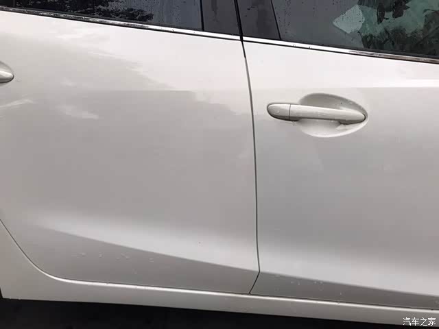 白色车前后车门有色差怎么办?