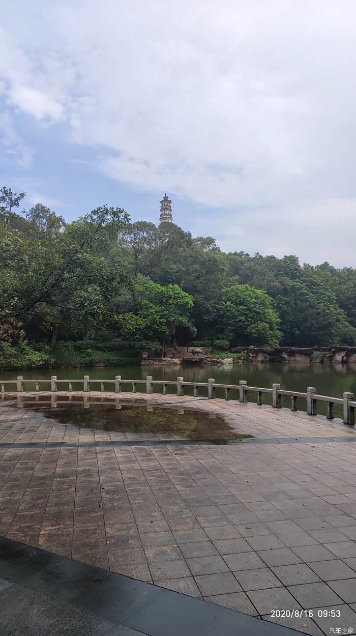 开着小嘉游榴花公园