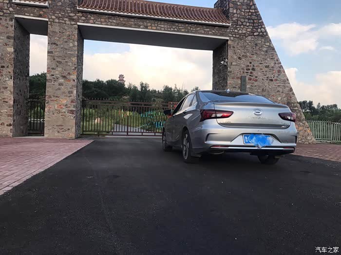 阊闾城碧铺秋草鸟鹊桥红带夕阳夕阳下的美