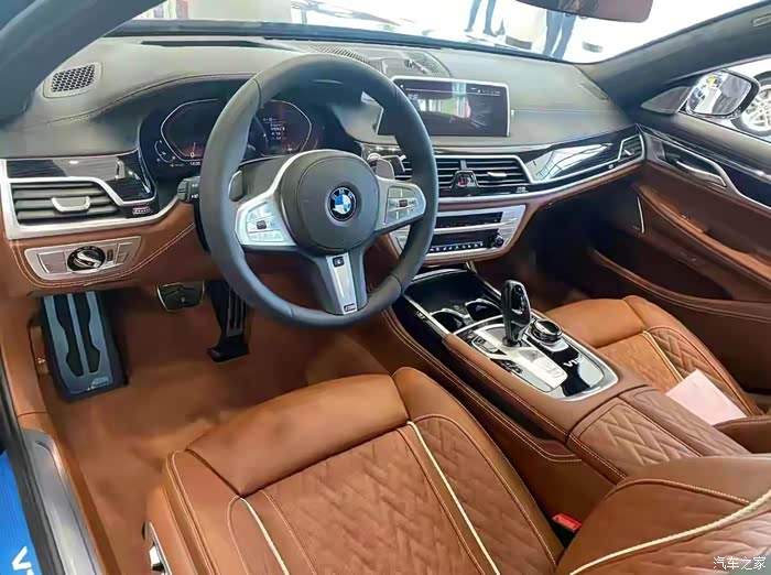 宝马760li的内饰