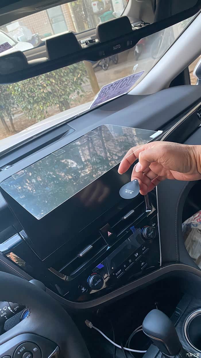 给新凯车机贴个钢化膜吧厦门