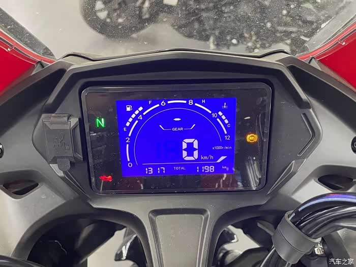 2022年6月钱江赛250燃擎版双缸版