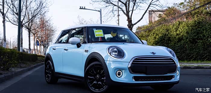 在这看脸的时代,mini必须改色冰川蓝.