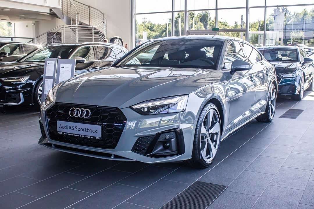 波兰,2020 奥迪a5量子灰车漆