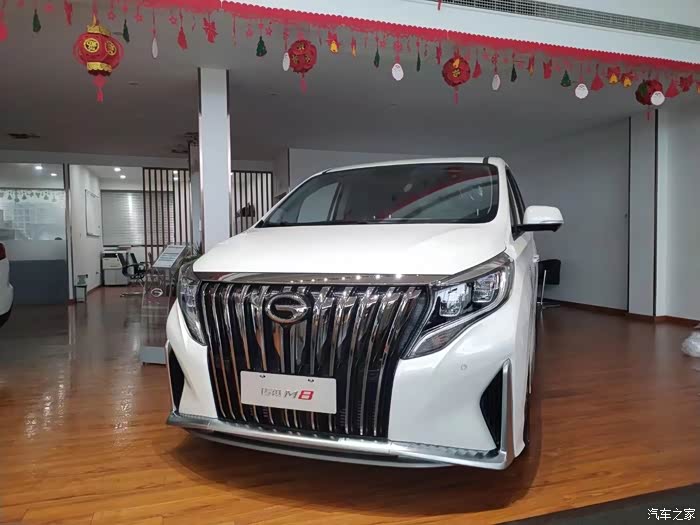 买了一辆保姆车祺尔法