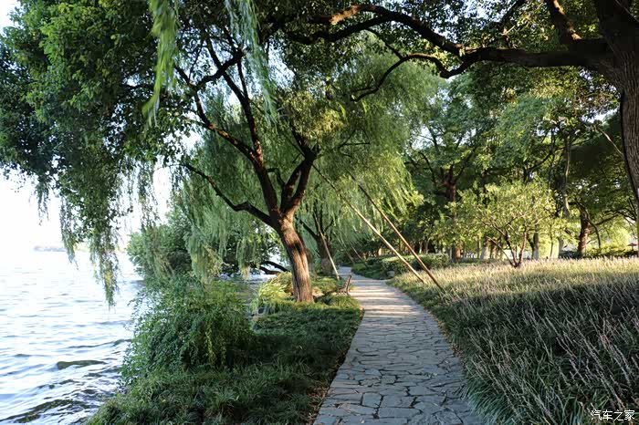 【晒出我的生活态度】西子湖畔,邂逅豪华商务大威然