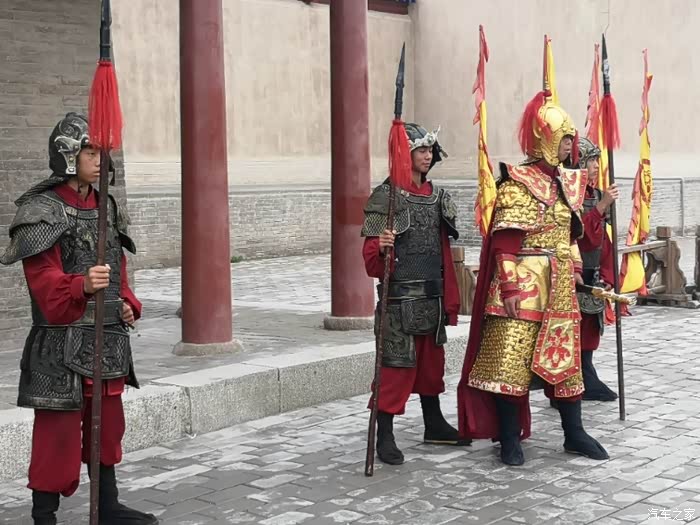 守关的将军与士兵