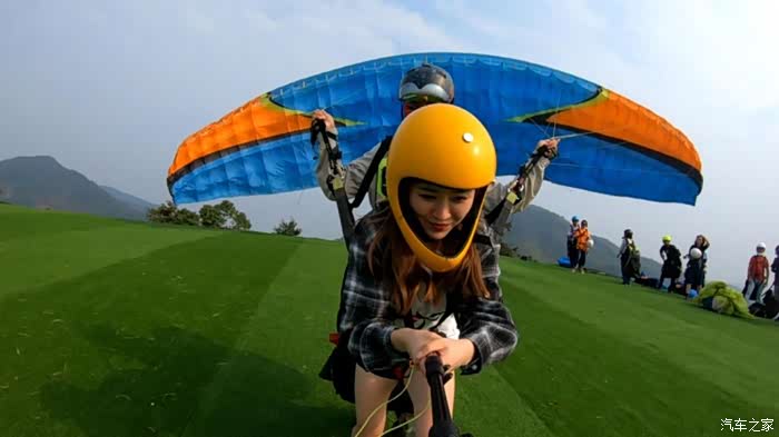 【户外极限运动滑翔伞初体验】奕歌伴我同行!