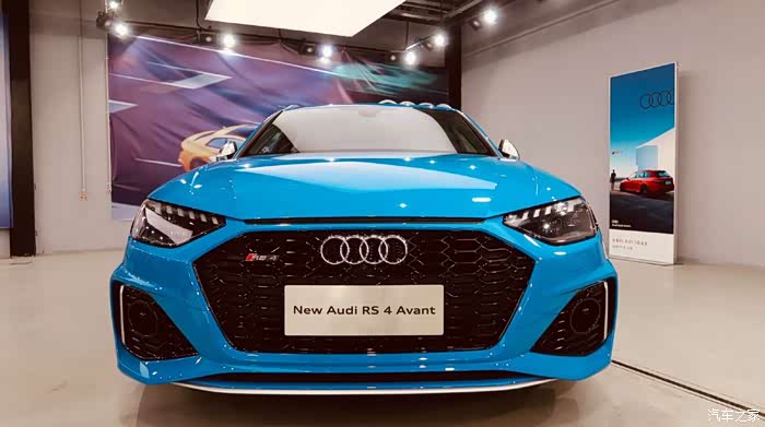 rs4 avant还是最爱的"baby blue"