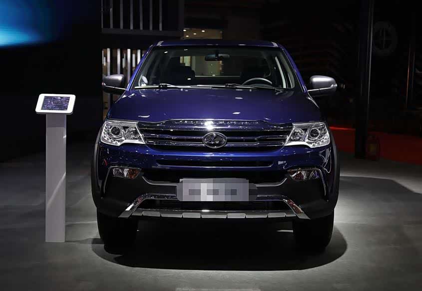 乍看猎豹ct7外观,艳丽耀眼的设计格调尽收眼底