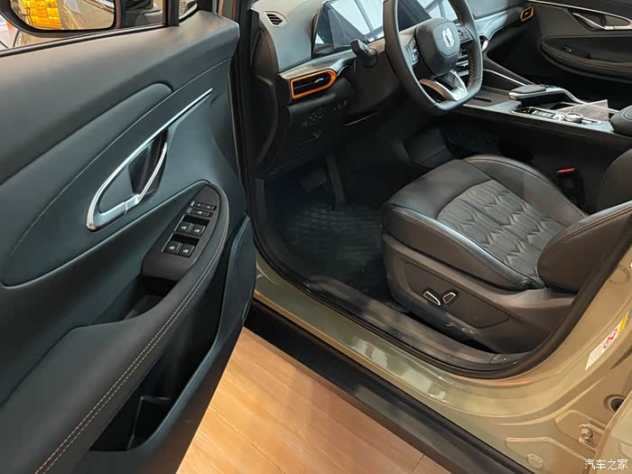 尊贵版unit黑色内饰