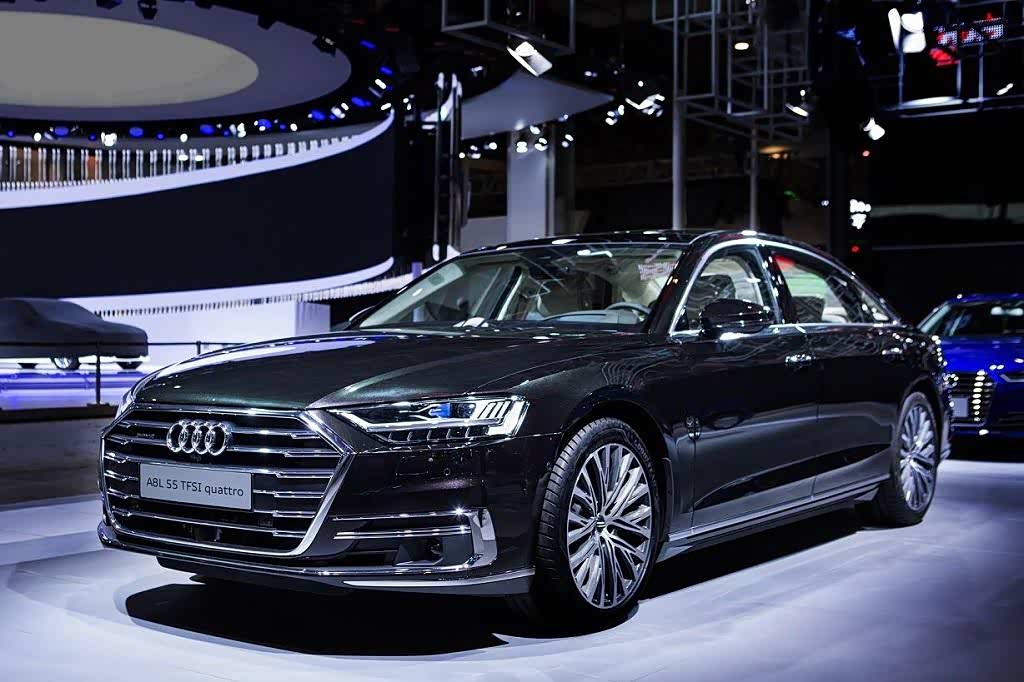 车展实拍全新奥迪a8豪华行政车霸气中控引人注目