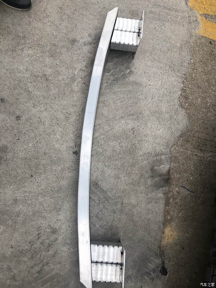 由于主贴限制50张图,所以用回复继续发 调整完成,焊接拖车孔最终效果