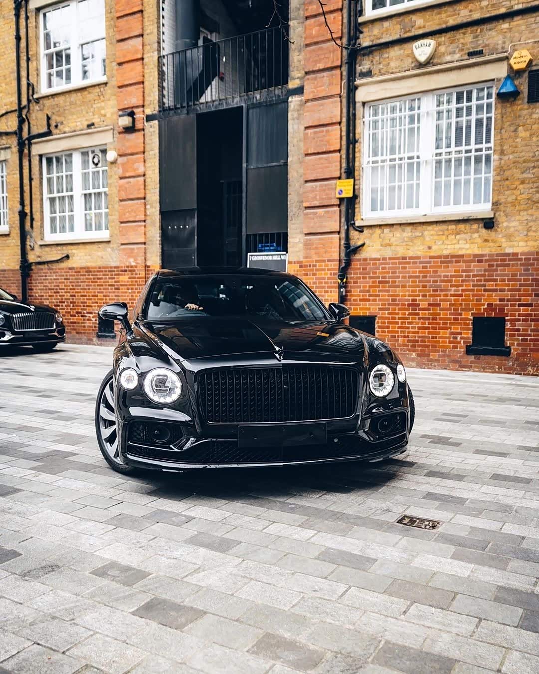 宾利飞驰,400多万的超豪华四门轿车!