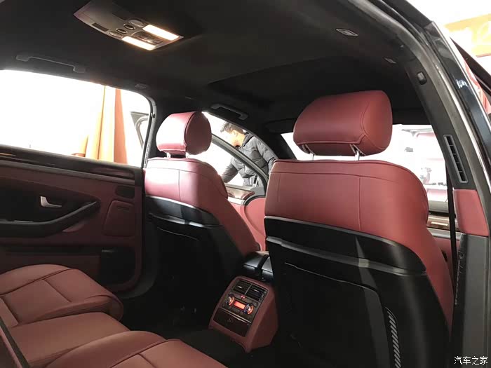 奥迪a8内饰改装