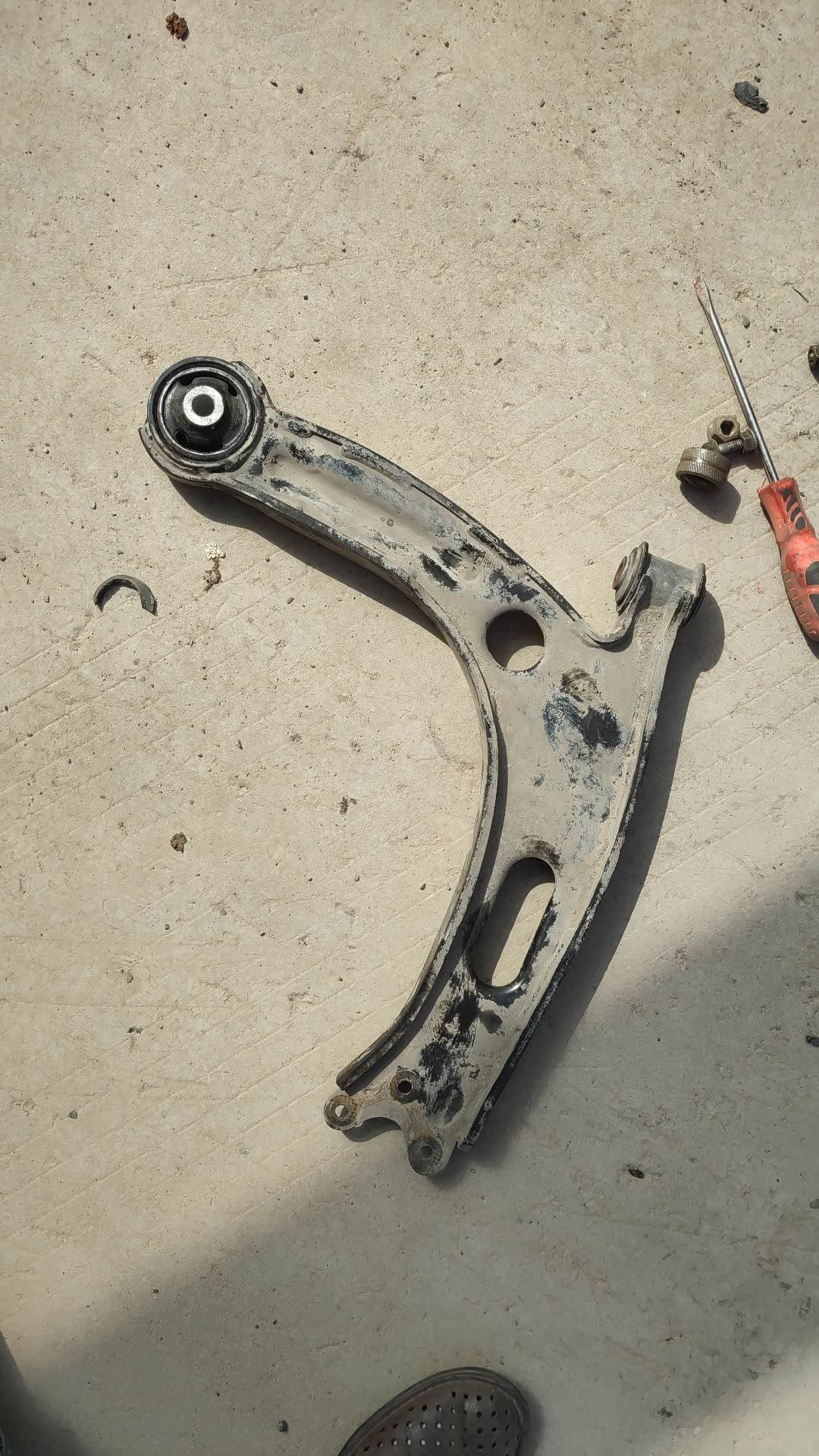 【图】中华v5更换下摆臂(三角臂)胶套作业_中华v5论坛_汽车之家论坛