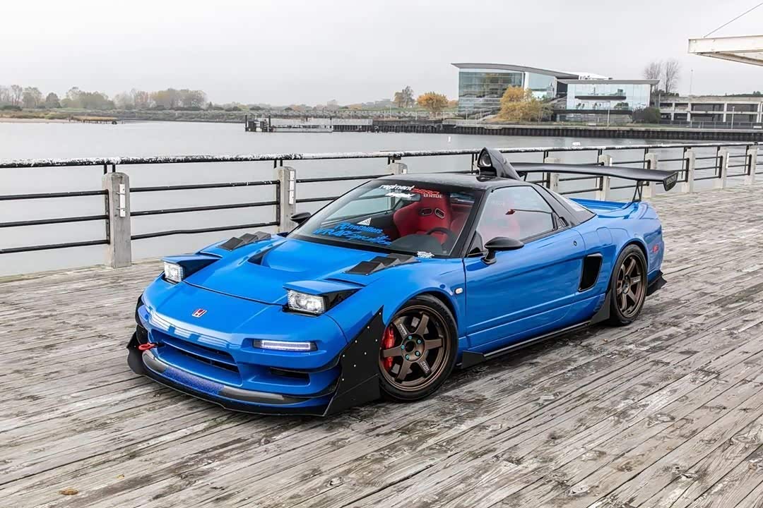 蓝色的车身让这台本田小车更显运动_本田nsx论坛_手机汽车之家