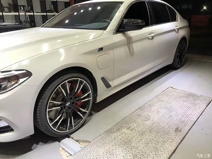 宝马5系20寸轮毂搭配mp原厂卡钳